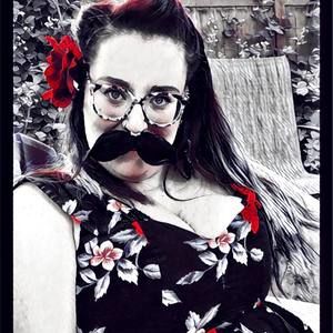 Meet your Posher, Carly